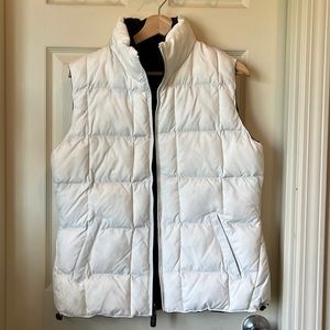 Reversible vest.